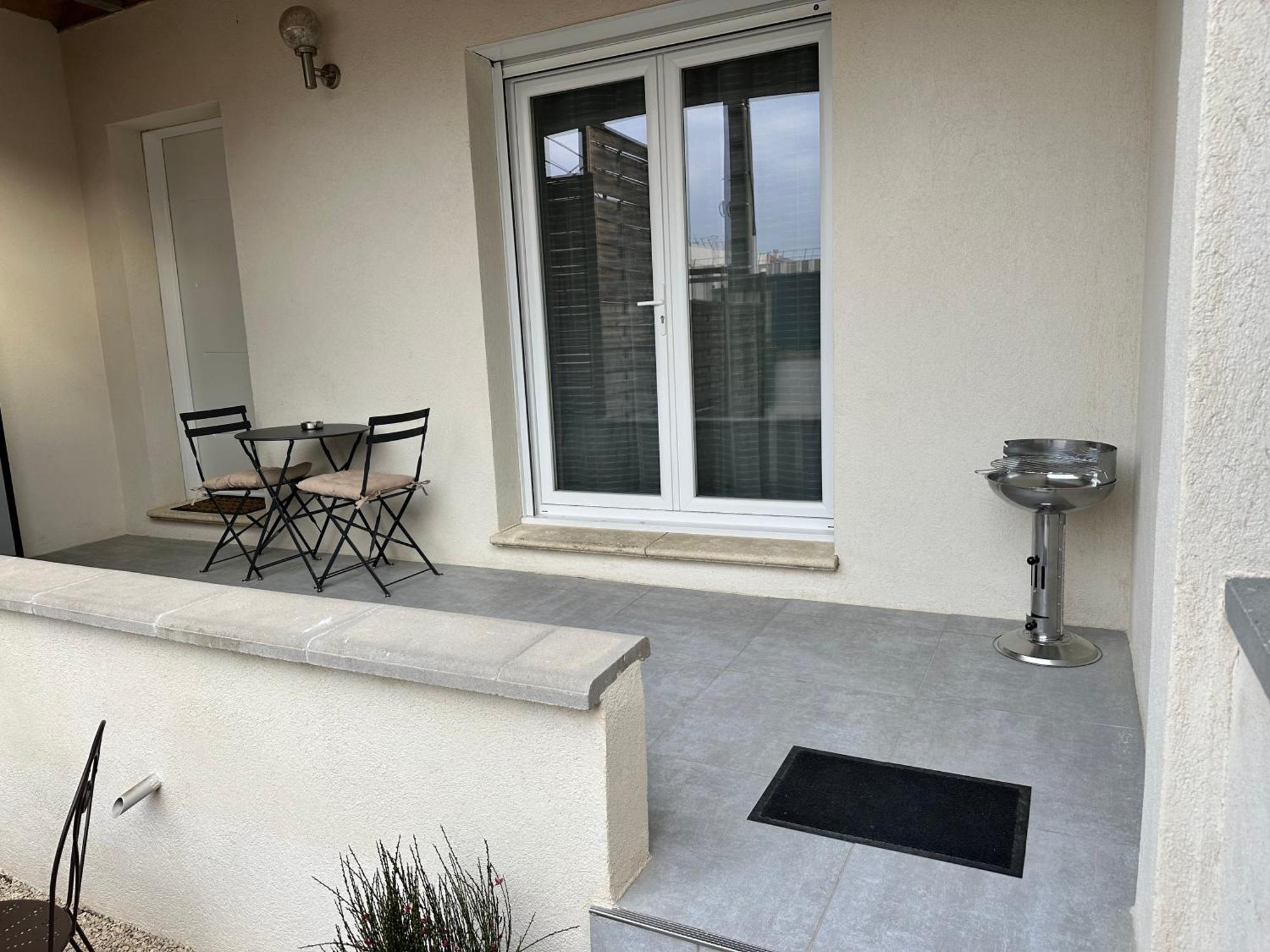 T2 Avec Terrasse Et Cour * Cavaillon