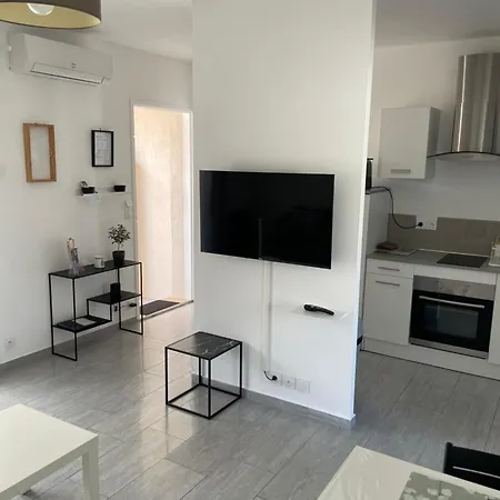 Appartement T2 Avec Terrasse Et Cour Cavaillon Exterior foto
