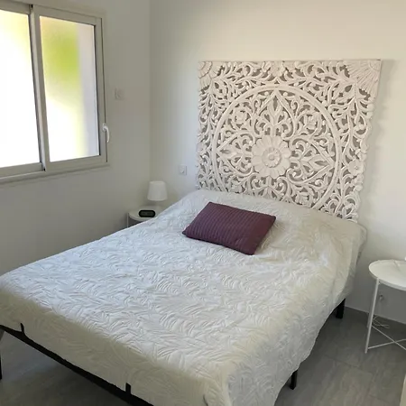 Appartement T2 Avec Terrasse Et Cour Cavaillon Exterior foto