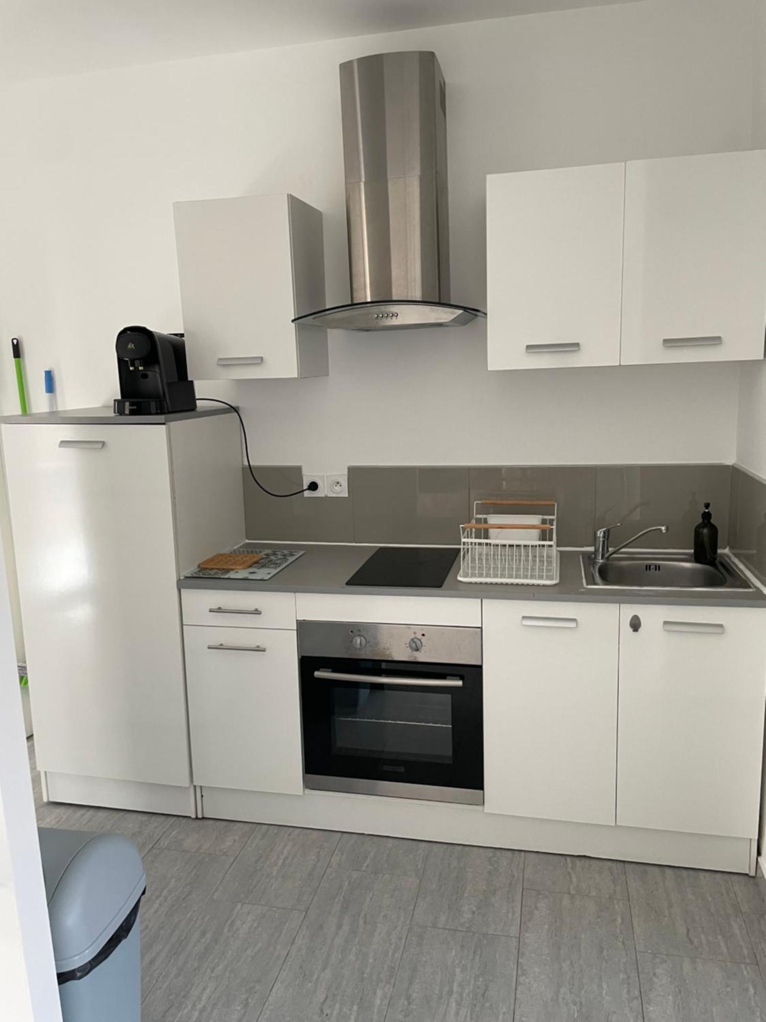 Appartement T2 Avec Terrasse Et Cour Cavaillon
